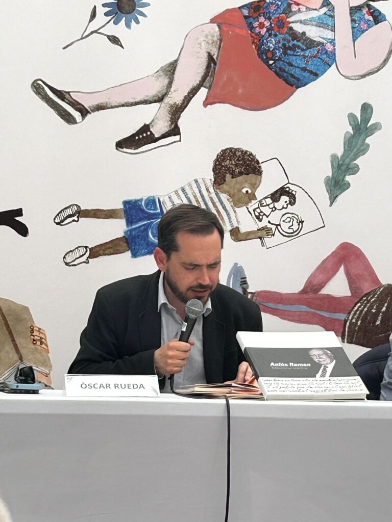 Òscar Rueda, participant en l'homenage a Anfós Ramon en la Fira del Llibre de Valéncia 2024