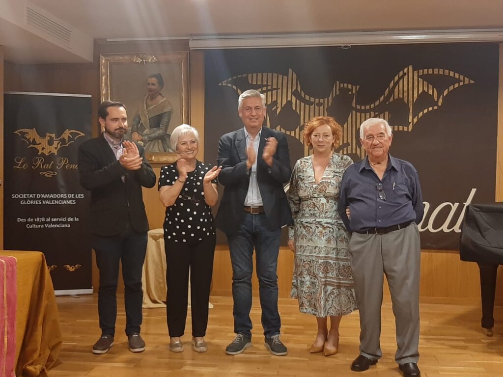 Participants en l'homenage a Anfós Ramon en Lo Rat Penat